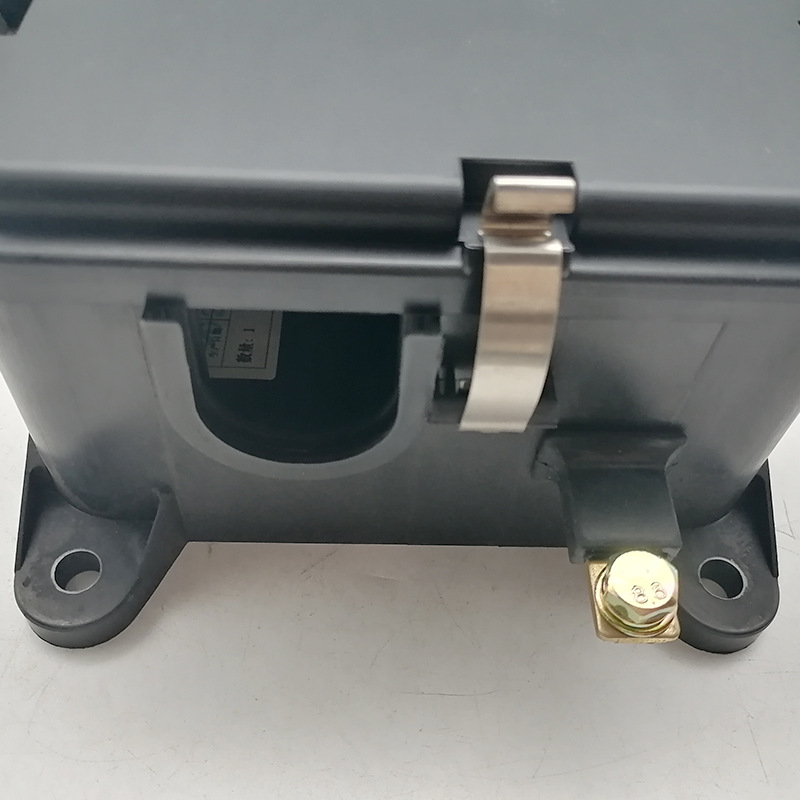 适用于解放j6电源盒总成配电分线控制盒保险控制盒 3722080a76w/c