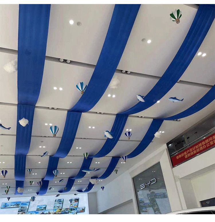 夏季美陈装饰商场汽车4s店售楼部展厅吊顶布幔彩带纱幔空中布置