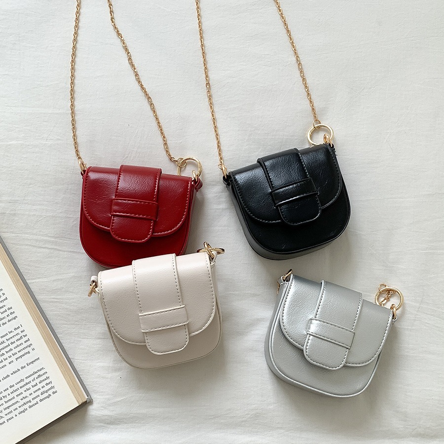 韩版夏季新款斜挎小包包女生高级感小巧迷你马鞍包链条时尚女包