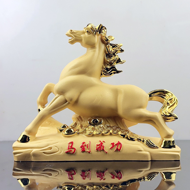 新款上市绒沙金马到成功大金马摆件 创意办公室送客户商务礼品