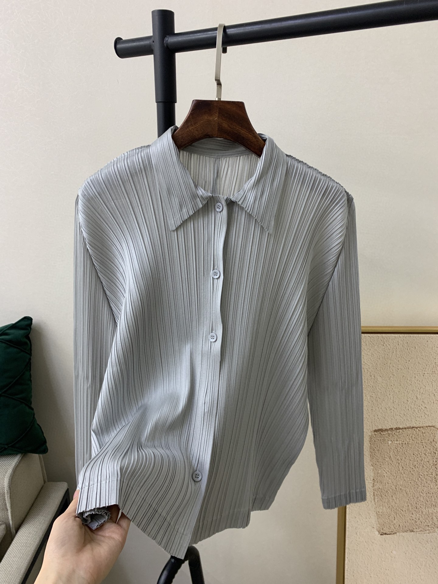 正单渠道 高弹力褶皱肌理 三宅一生 翻领衬衫 百搭小开衫