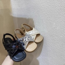 韩版女童夏款凉鞋2024新款女孩宝宝洋气公主鞋软底亮片黑色演出鞋