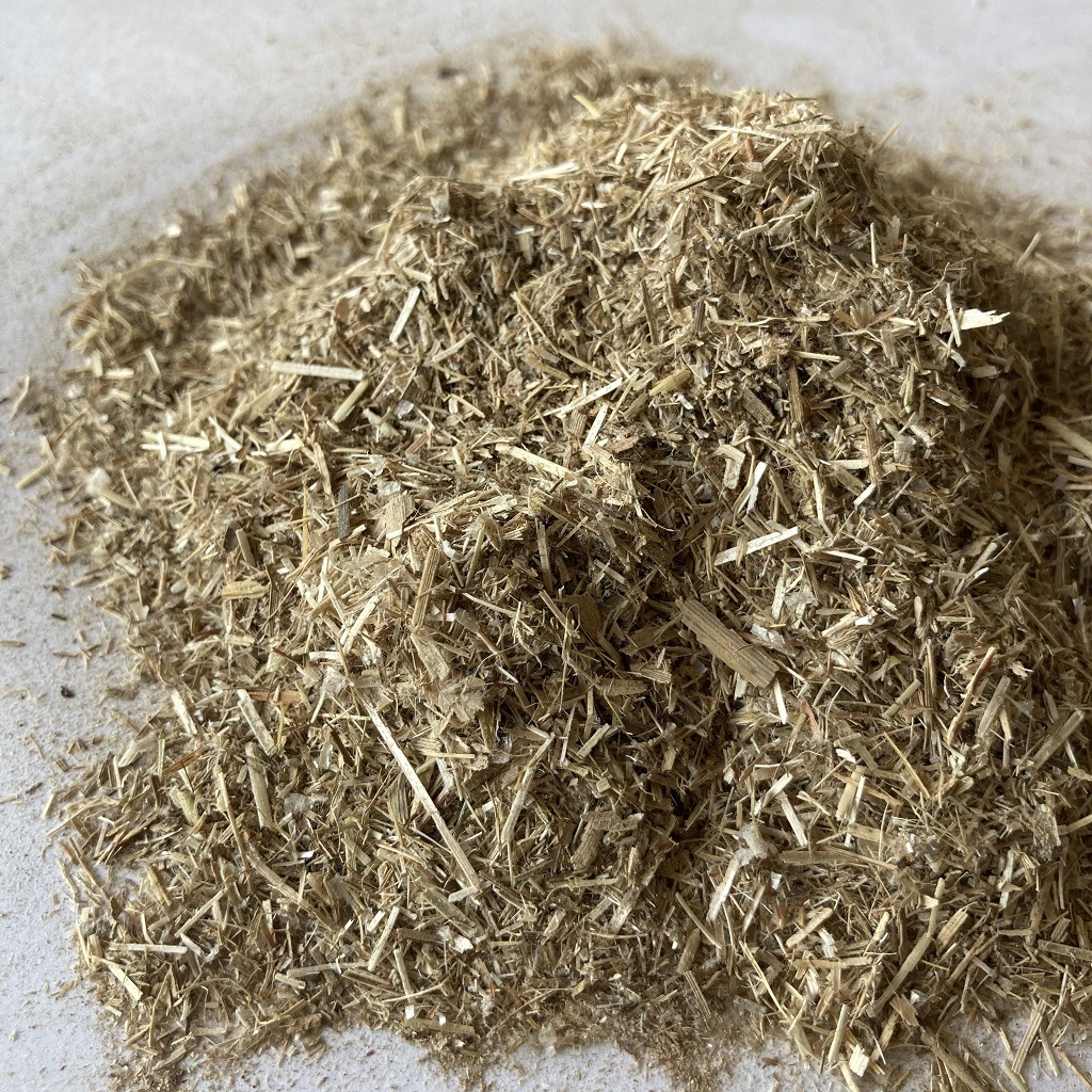 2021碱草羊草粉同苜蓿草粉青草粉均有货牛马羊饲料原料兔料粉料