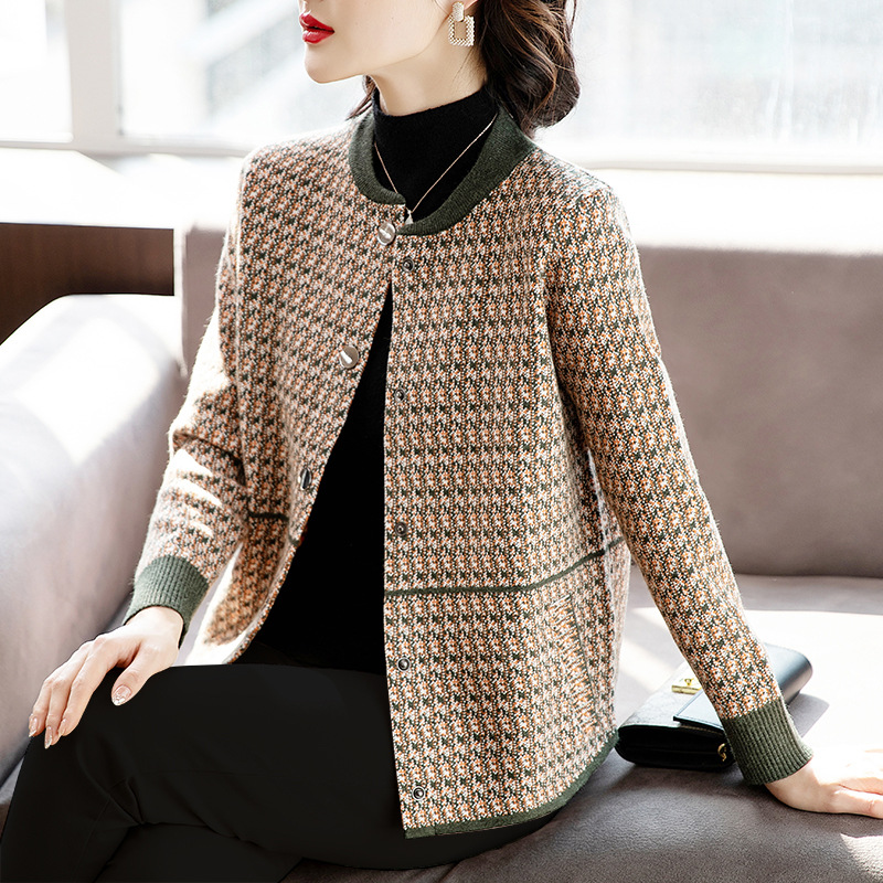 Middle-Aged Mother's Clothing Autumn Clothing Coat Western Style Top 50-Year-Old Middle-Aged and Elderly Women's Clothing Spring and Autumn 2023 New Noble