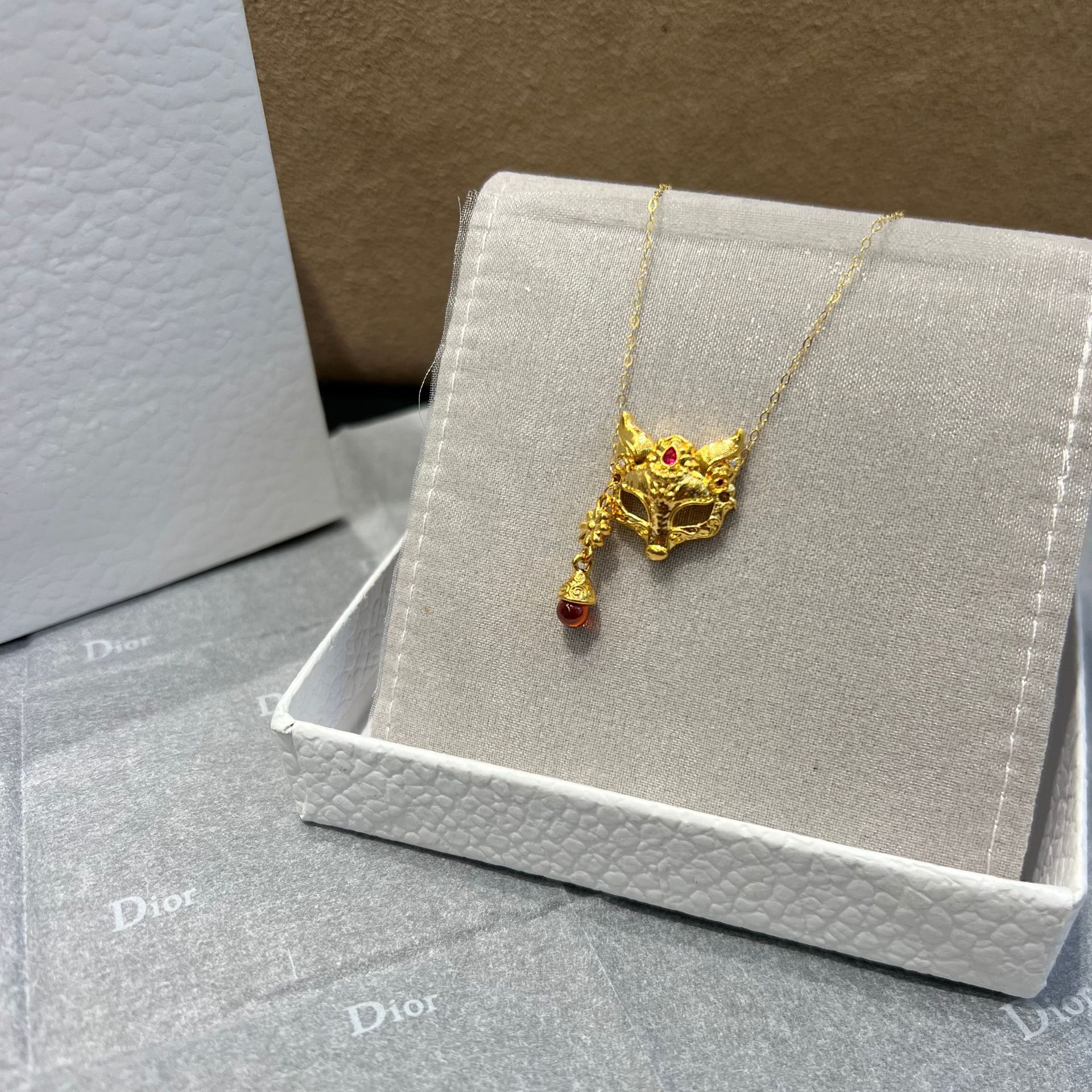 18k金狐狸面具吊坠 au750彩金金色新中式精工九尾狐吊坠 水贝批发