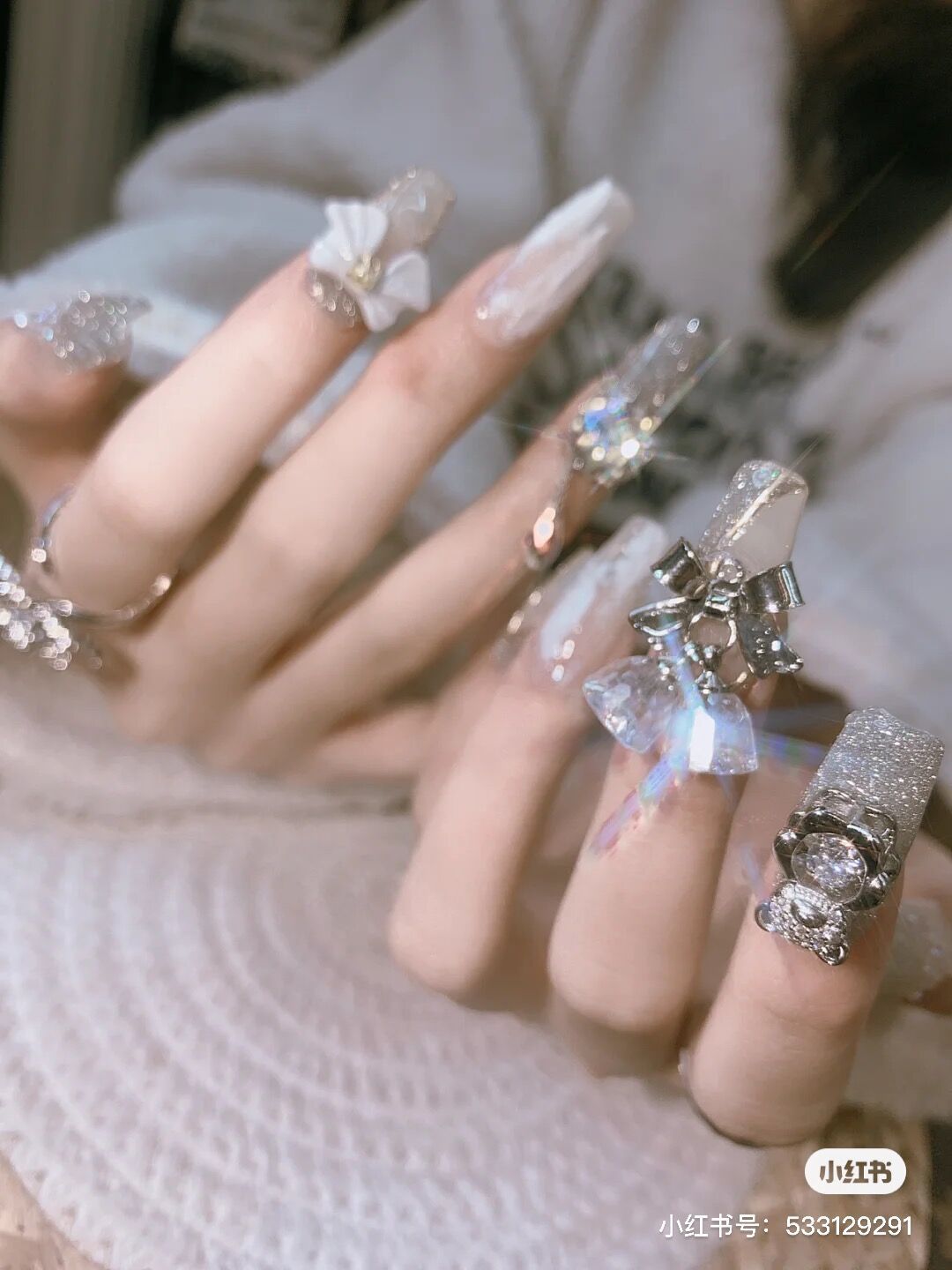 2021新款美甲蝴蝶结饰品吊坠水晶铃铛指甲装饰钻网红同款钻