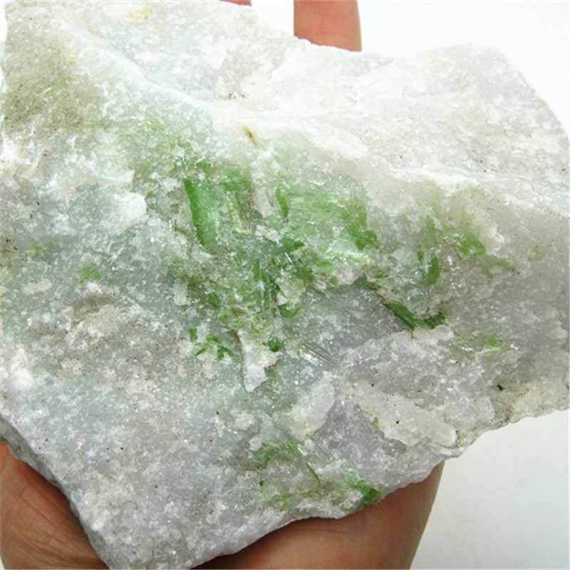 新品天然宝石原石透辉石 绿宝石原料 矿物晶体标本展示 公斤计价