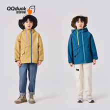 QQduck可可鸭童装春季新款儿童外套男童冲锋衣运动休闲连帽夹克衫