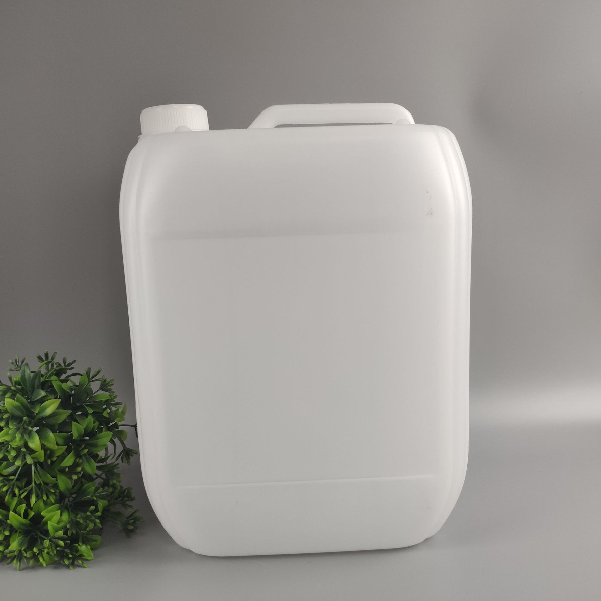 厂家发货化工堆码油尿素塑料桶 加厚水酒油桶带盖圆桶消毒液桶