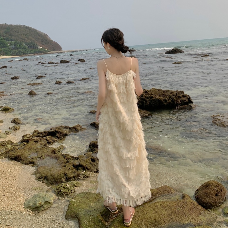 波西米亚白色吊带洋装女夏季宽松流苏法式海边度假沙滩仙气长裙子