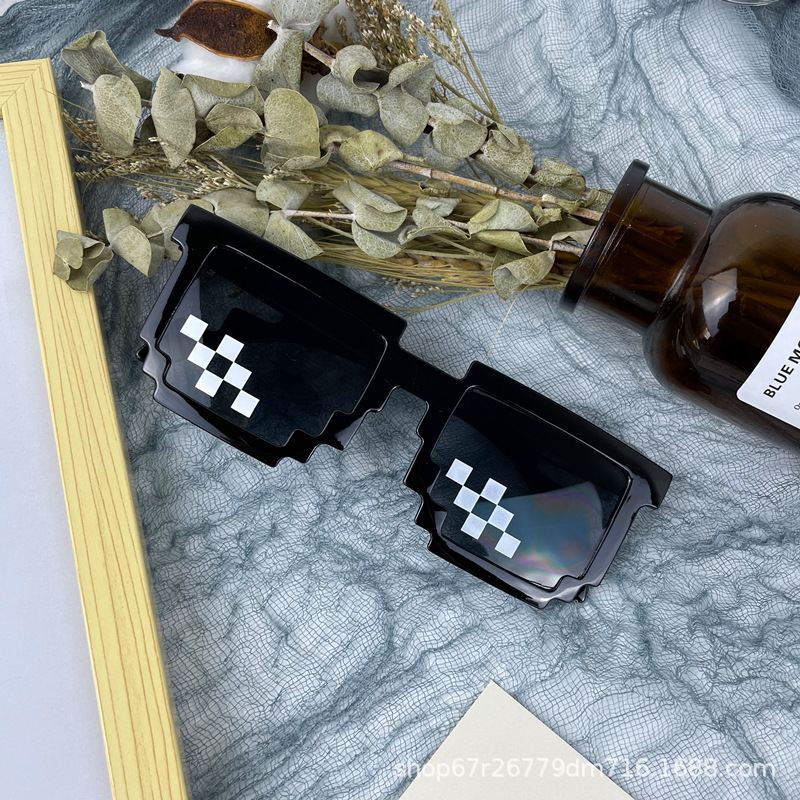 Douyin Online Influencer Mosaic Sunglasses Bundy Funny Children's Sunglasses Funny Social People Sand Carving Pixel Eyes