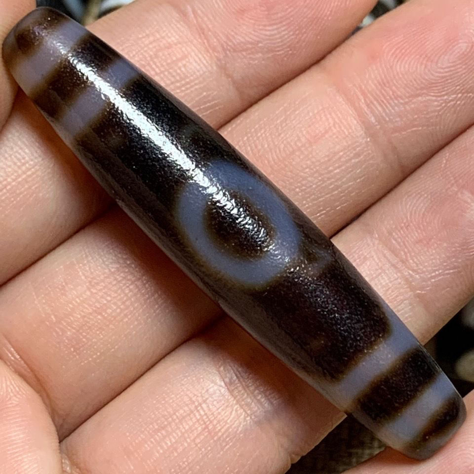 福利款 天然玛瑙满风化纹包浆蓝沁一眼双靠山天珠吊坠 打灯通透