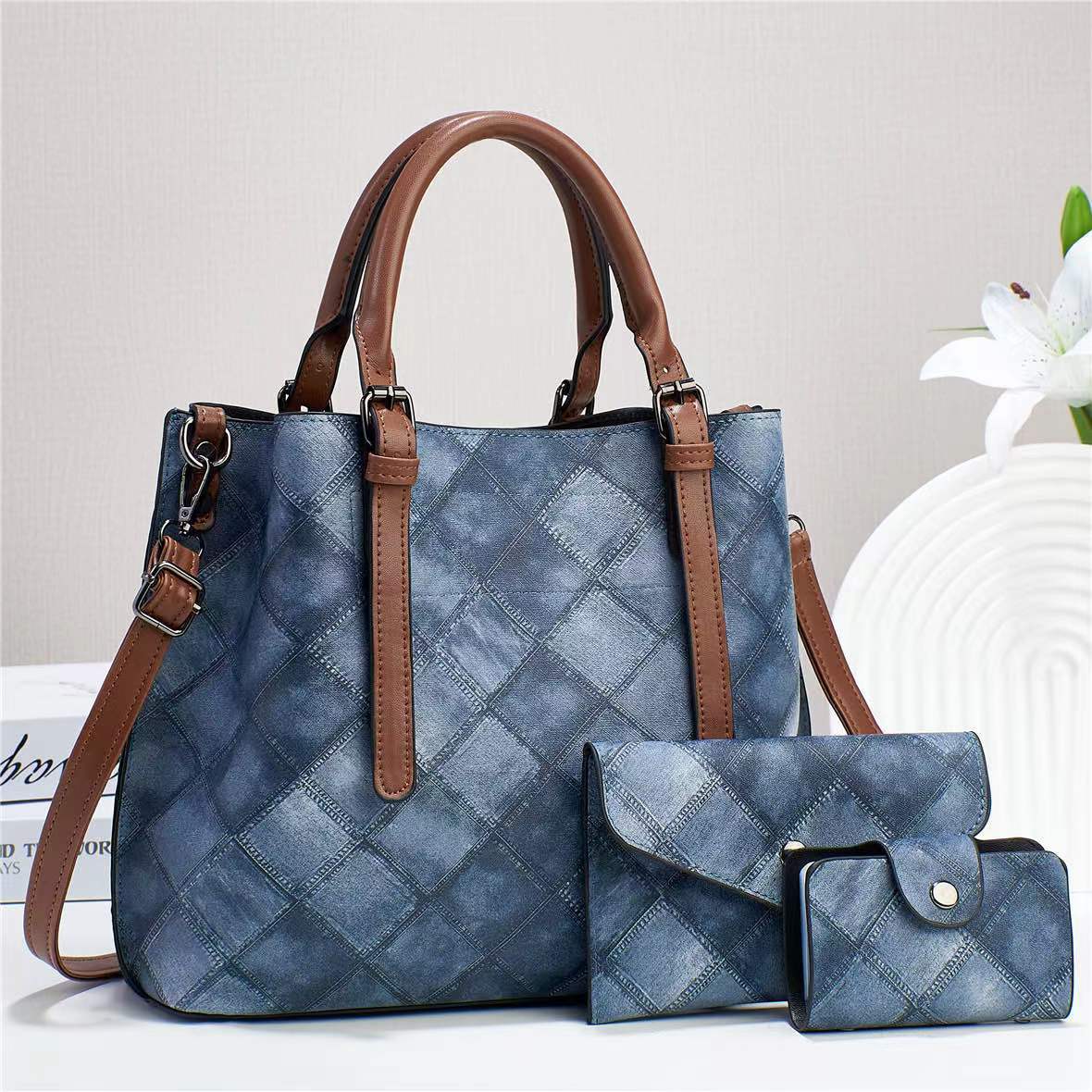 2023 Spring and Summer New Large Capacity Totes Wholesale Niche Design Mother and Child Bags Commuting Crossbody Tote Bag