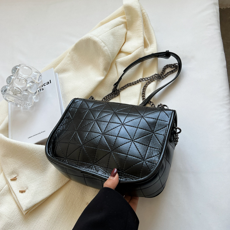 Diamond Pattern Chain Bag Women's Bag New 2022 Large Capacity Underarm Bag Fashion Simple High Sense Shoulder Messenger Bag