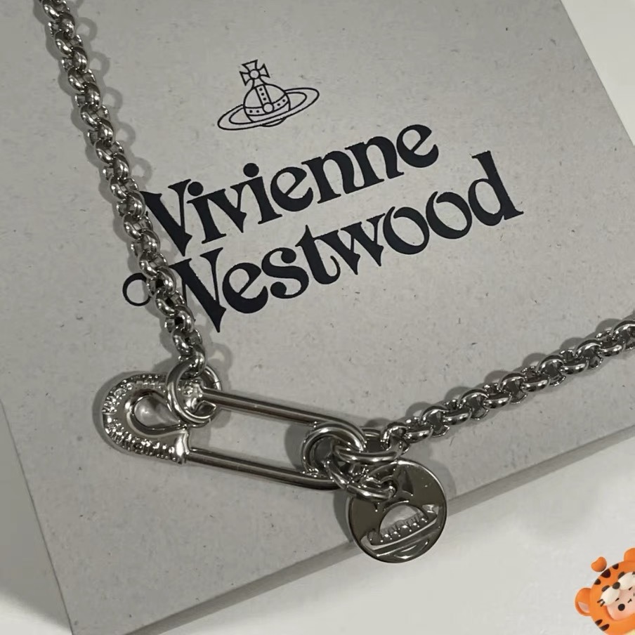 vivienne西太后薇薇安大别针项链女 镂空圆牌土星回形针锁骨链