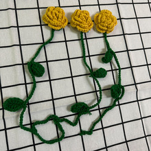 手钩花带枝玫瑰花背包挂件手工编织红色花朵服装手钩花朵毛线辅料