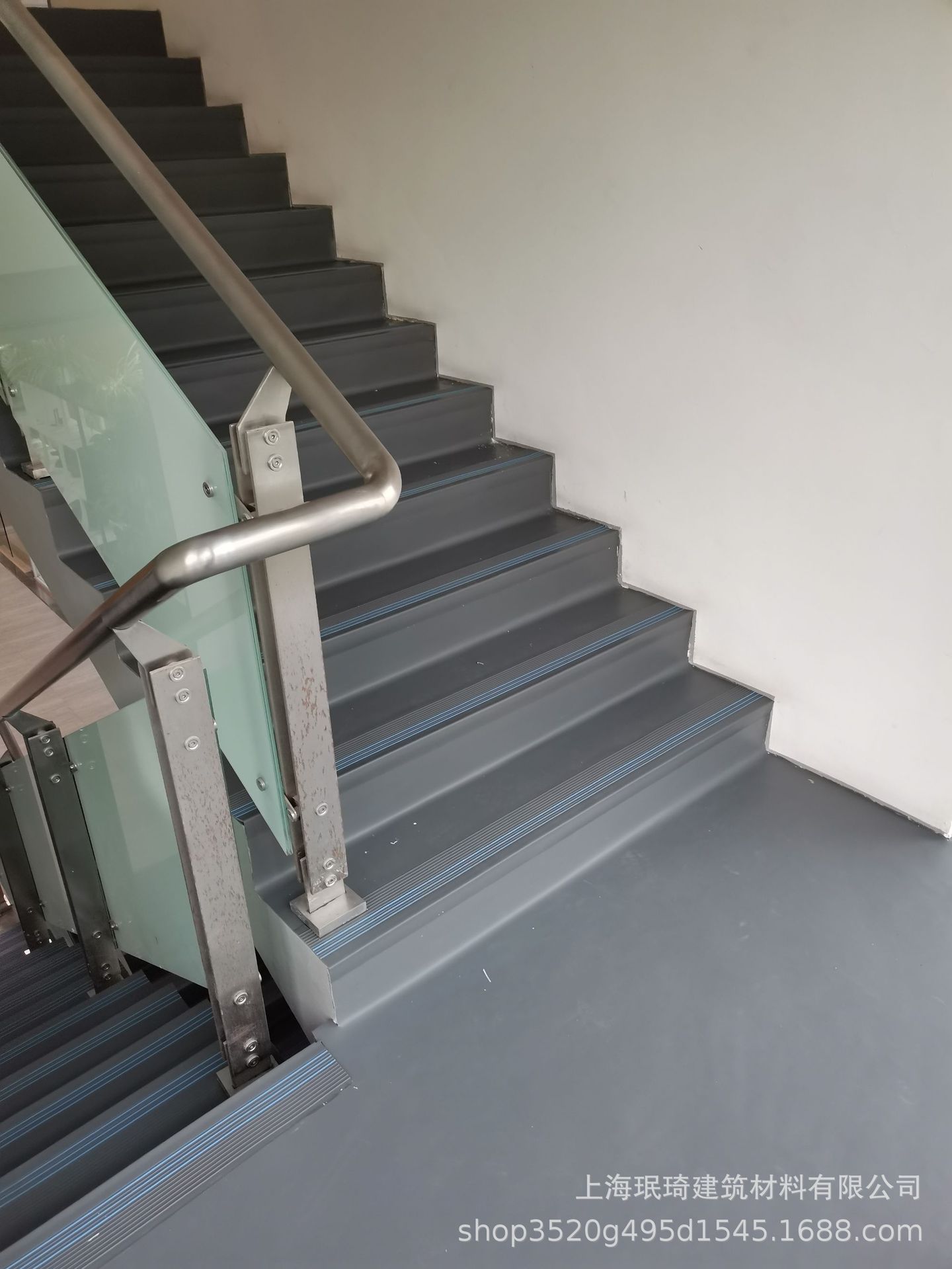 阻燃防滑防水耐磨楼梯踏步地胶商场办公楼学校医院消防楼梯地胶