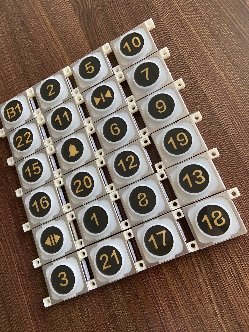 电梯圆按钮/微动圆按钮/圆按钮/按钮/黑底按钮