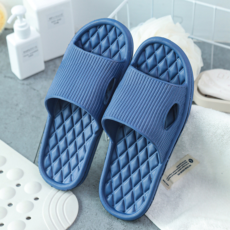 2021 Couple Household Bathroom Thick Bottom Leaking Home Slippers Men and Women Indoor Bath Non-Slip Soft Bottom Sandals