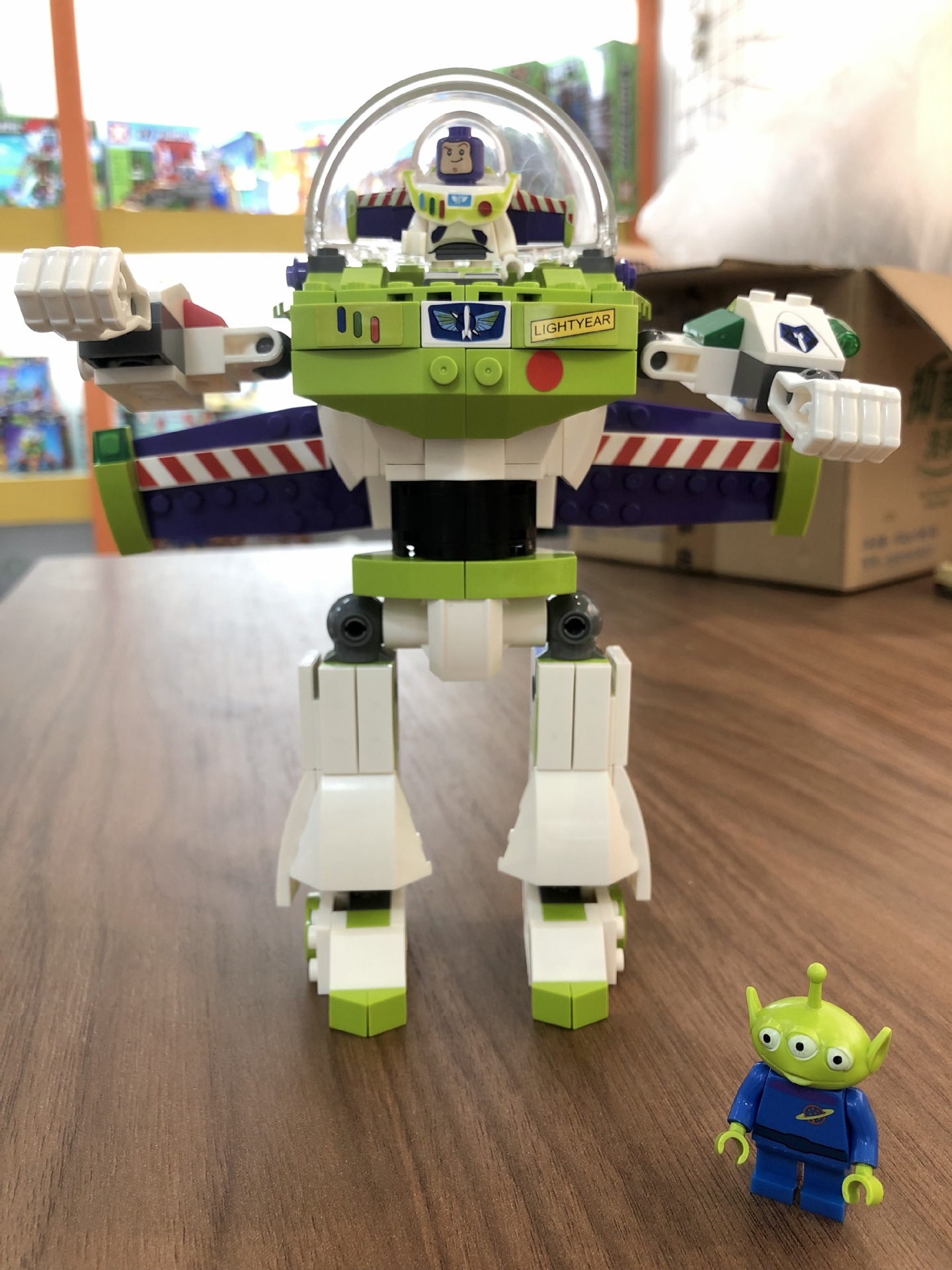 双象9060巴士光年机甲总动员人仔章鱼喷气飞船拼装小颗粒积木玩具