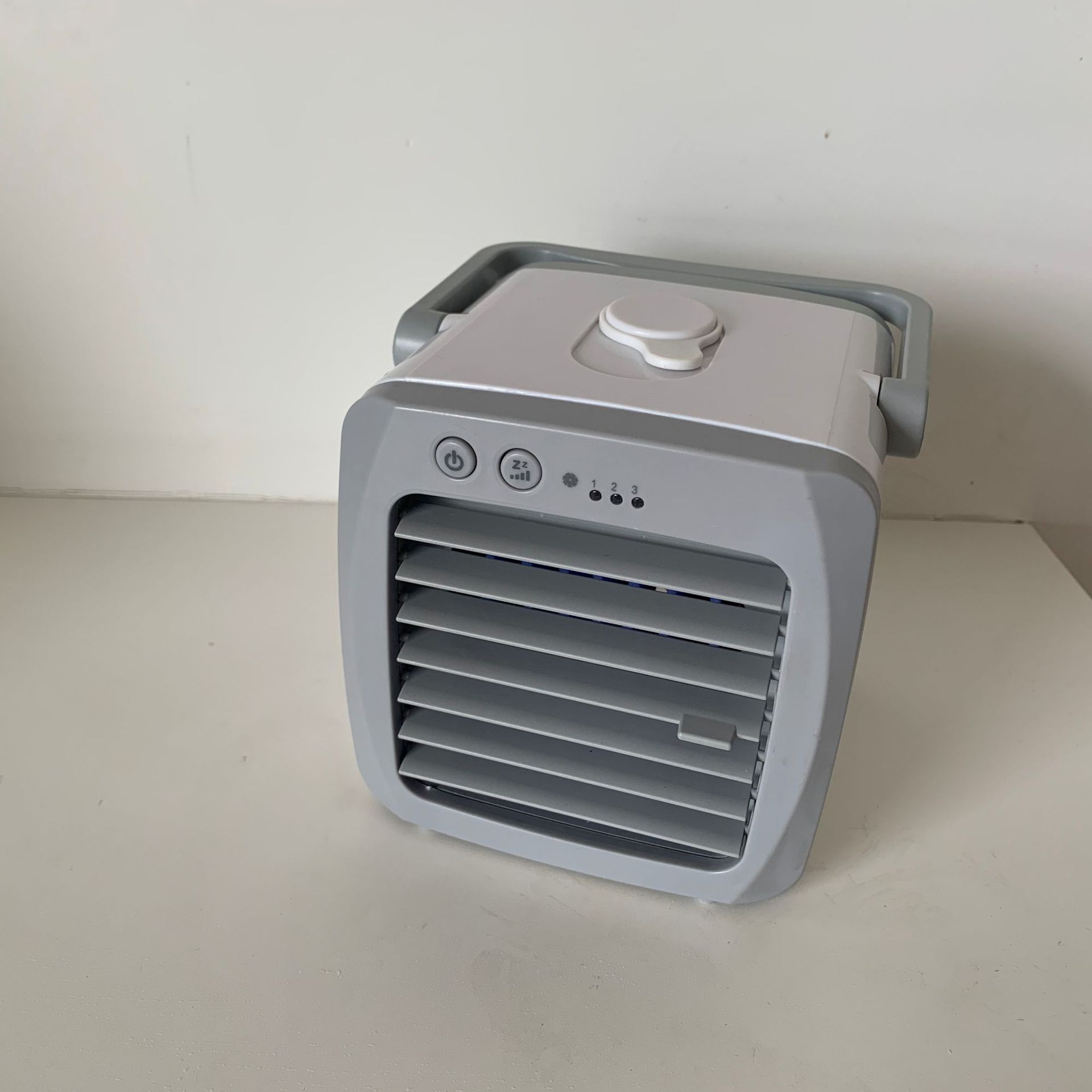 新款迷你冷风机家用桌面制冷小型空调移动加湿水冷风扇源头工厂