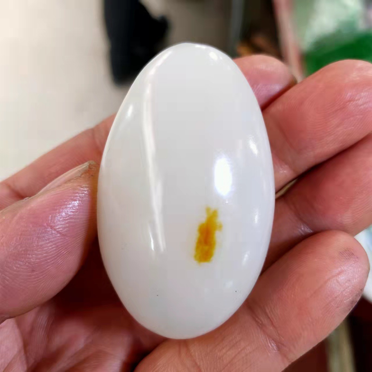 批发玉石羊脂级白玉籽料把玩件 阿富汗玉带皮原石随型吊坠