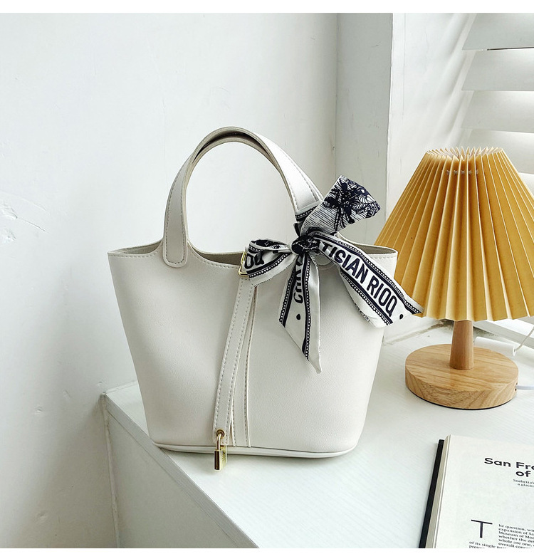 2021 New Women's Bag Fashion Bride Wedding Bag Vegetable Basket Bag Bucket Bag Simple Female Style Textured Handbag