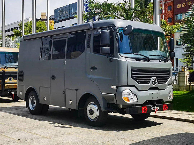 2022新款东风牌自驾游旅居车 4x4越野房车 4.