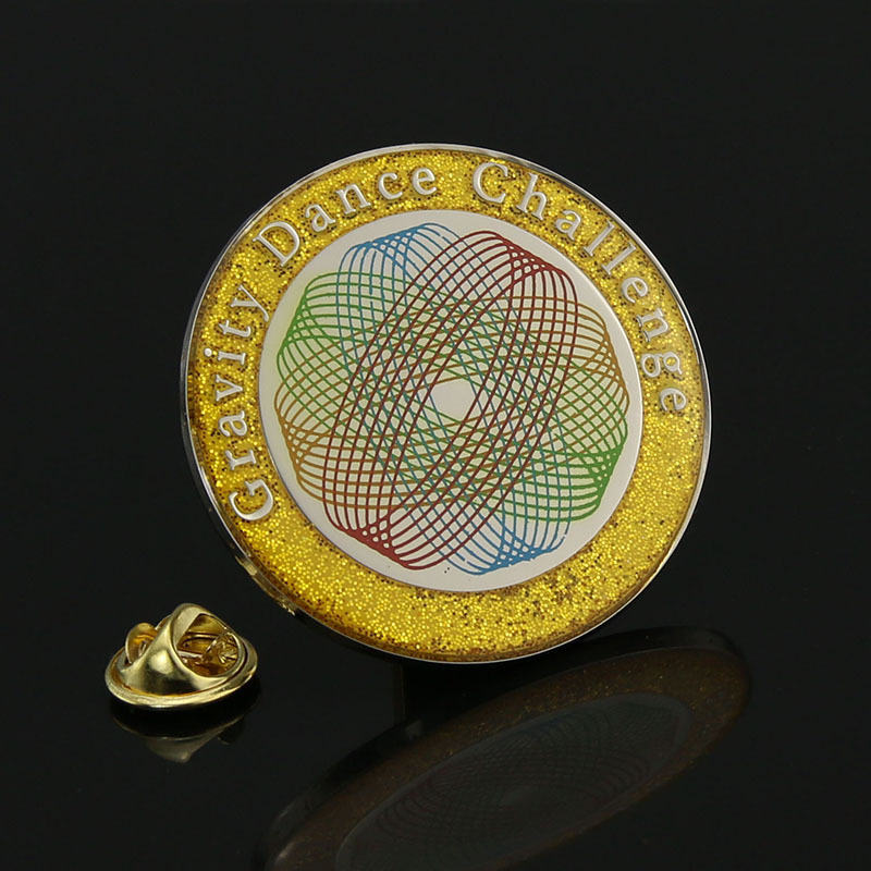 厂家直销国潮动漫金属徽章 烤漆闪粉滴胶胸针 滴塑葱粉合金徽章