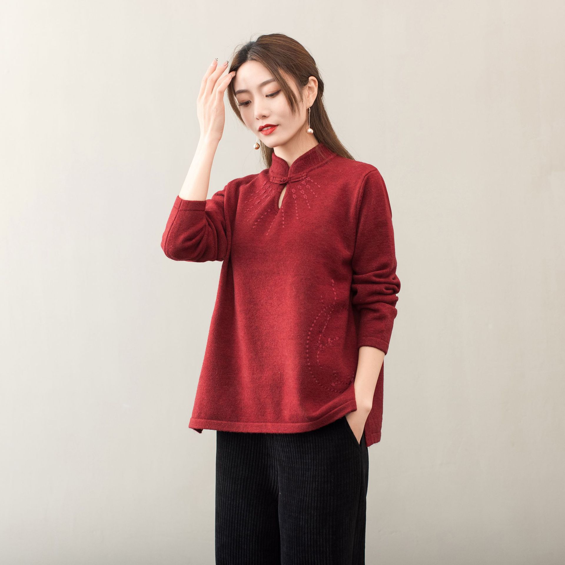 秋冬新款复古内搭针织衫毛线衣宽松刺绣短款盘扣套头衫打底上衣女