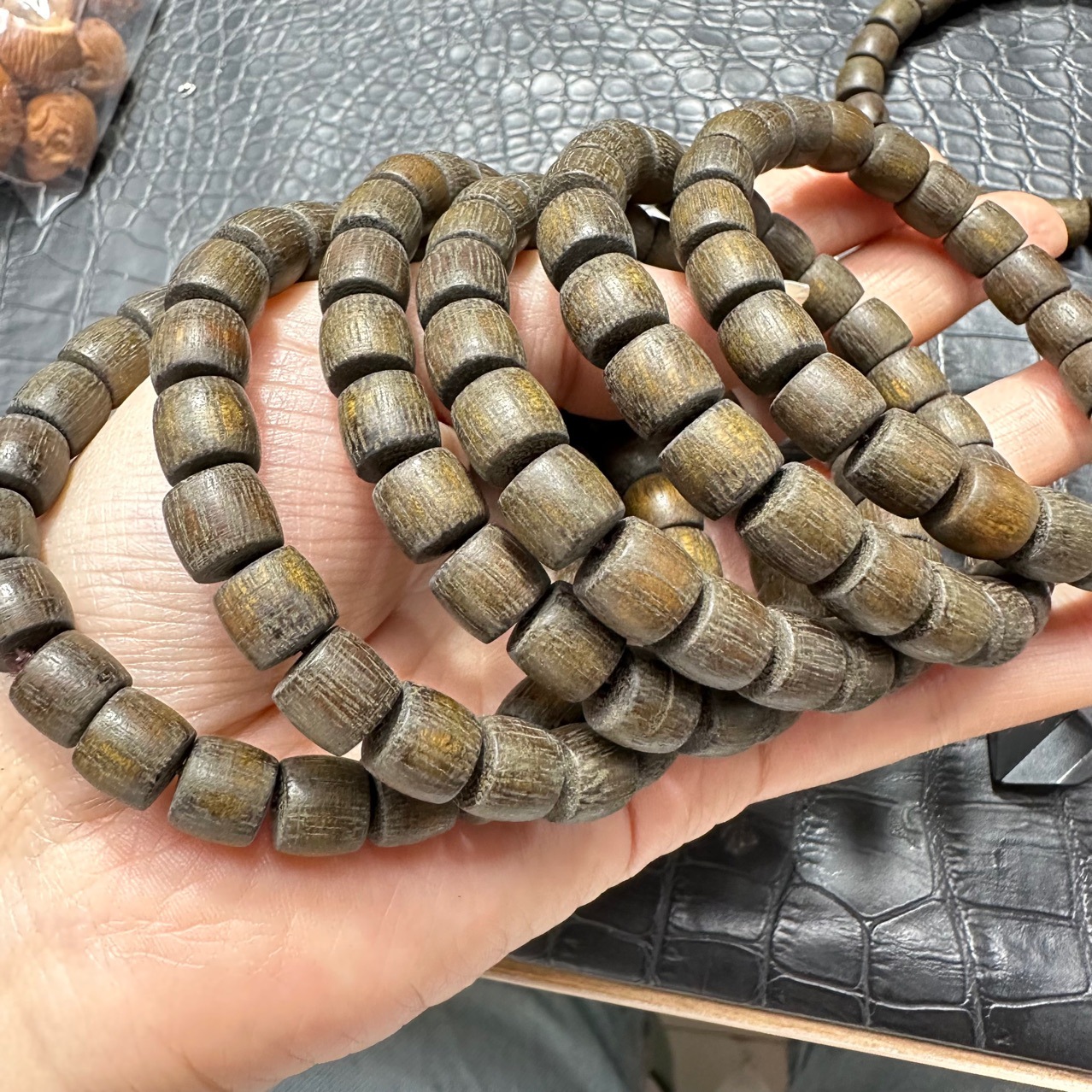 绿奇楠沉香桶珠手链8x9mmdiy文玩佛珠饰品配饰手机链手链吊坠包挂