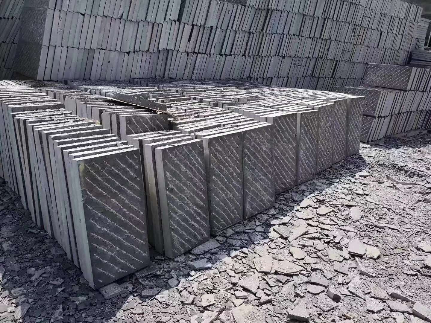 青石板300*600手凿錾道面青石板庭院公园铺路青石板材荔枝面青石