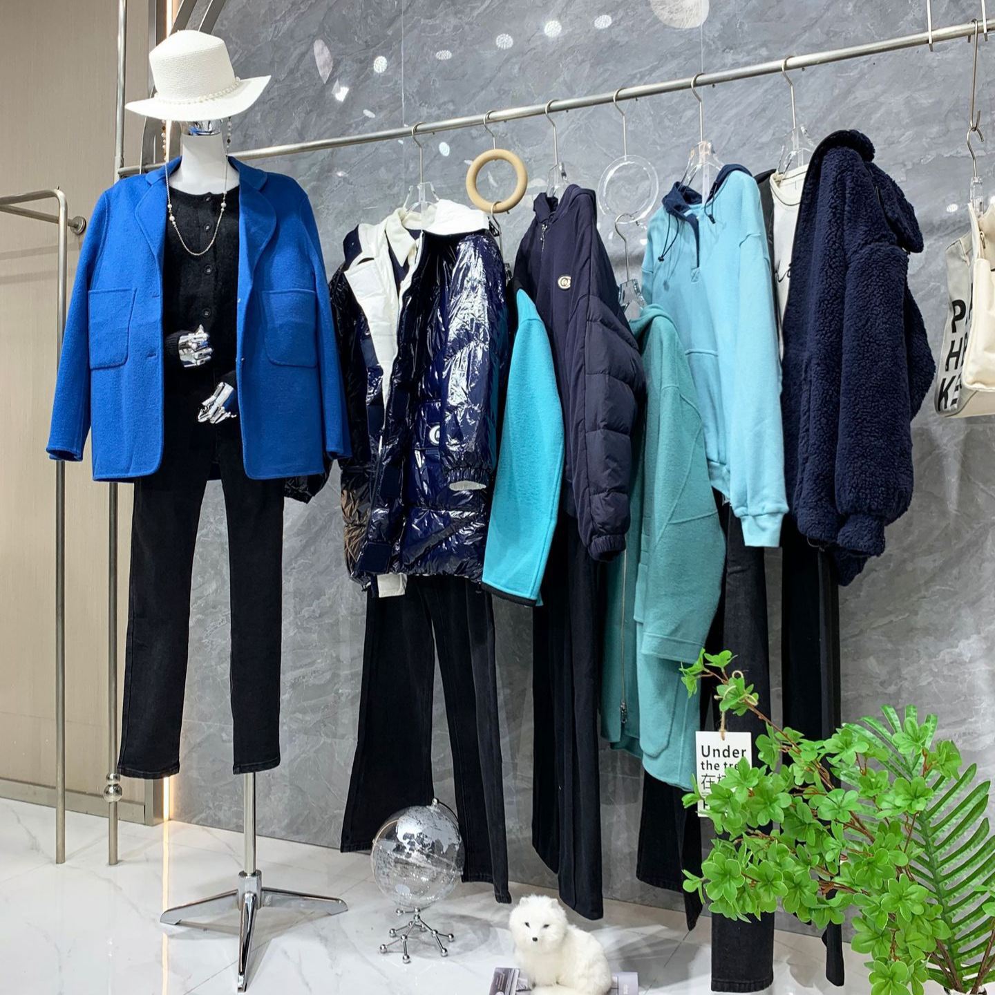 杭州四季青高端女装秋冬尾货少淑女装品牌折扣服装店拿货工厂货源
