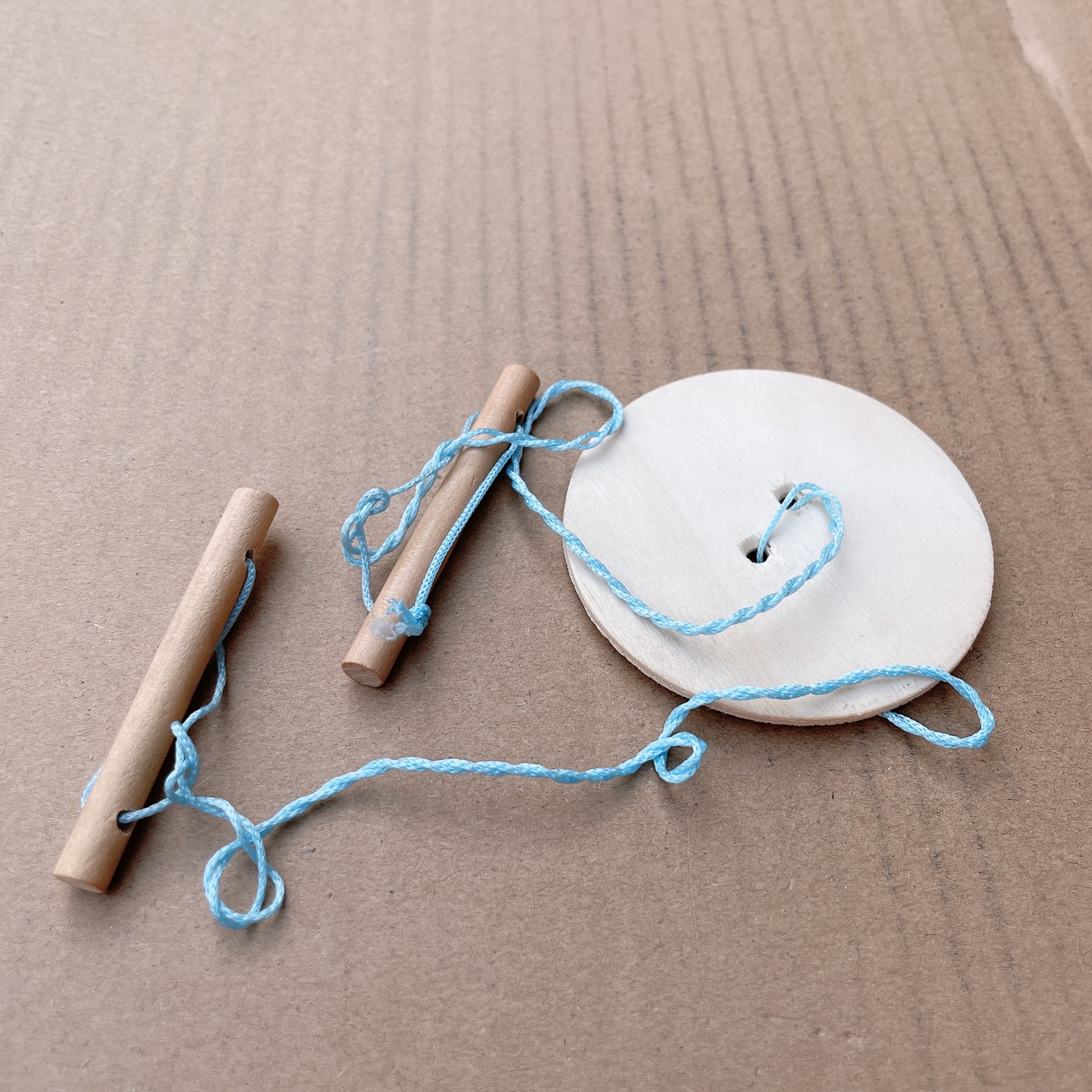 木质diy拉线飞轮 手拉木质diy飞碟陀螺 涂鸦拉哨木质涂鸦转转玩具