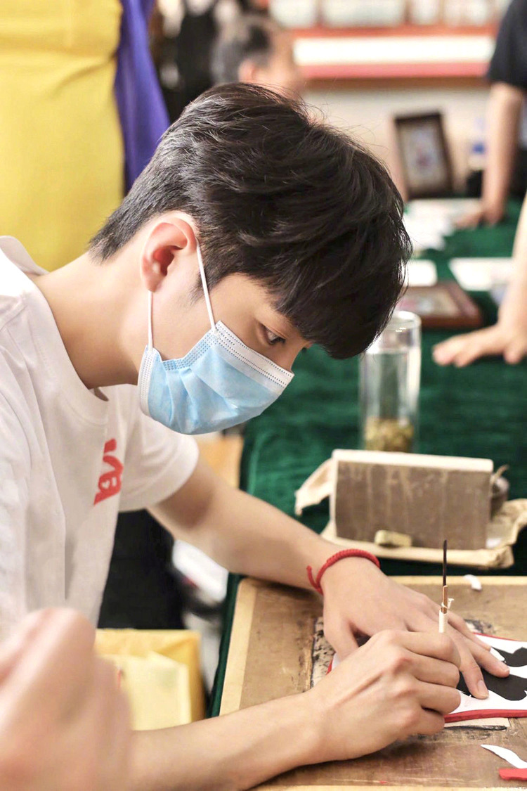 肖战同款红绳手链手工编织金刚结本命年情侣王一博明星同款手链