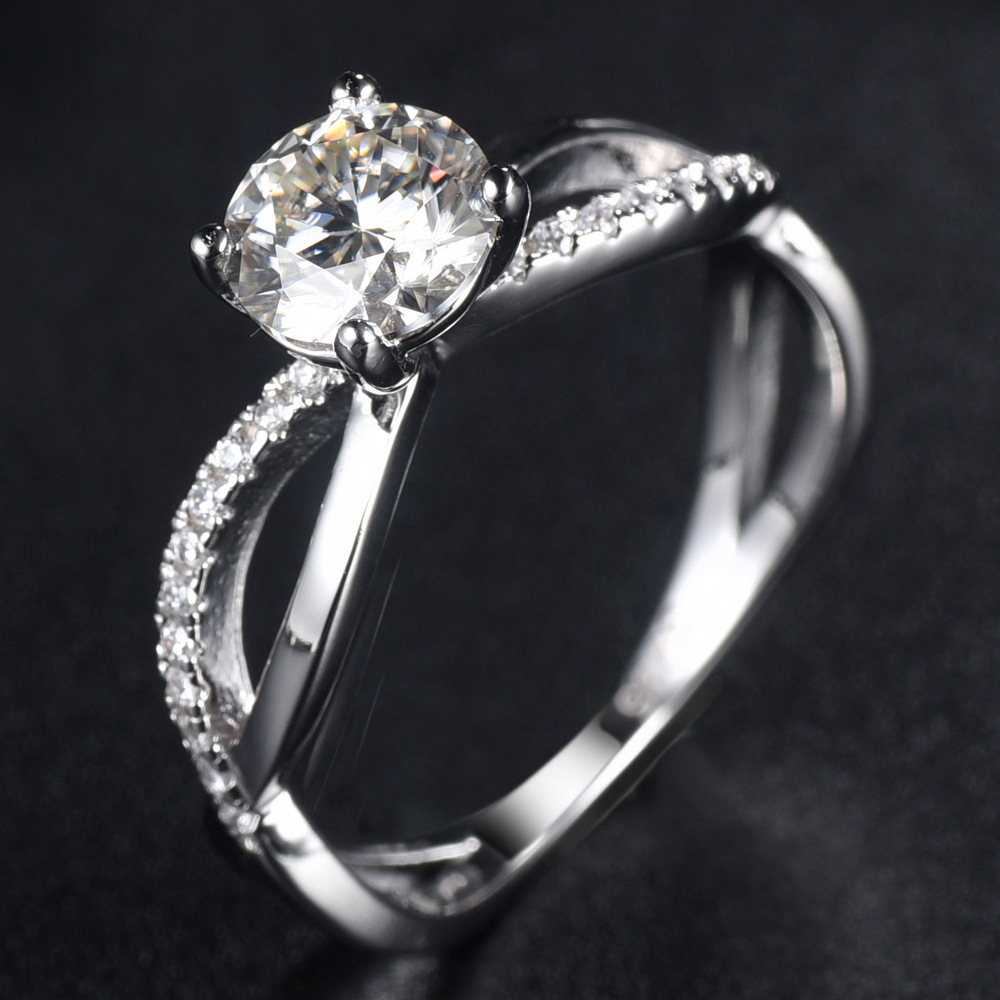 通琳新款亚马逊爆款创意热卖钻戒 s925纯银1克拉莫桑石小蛮腰戒指