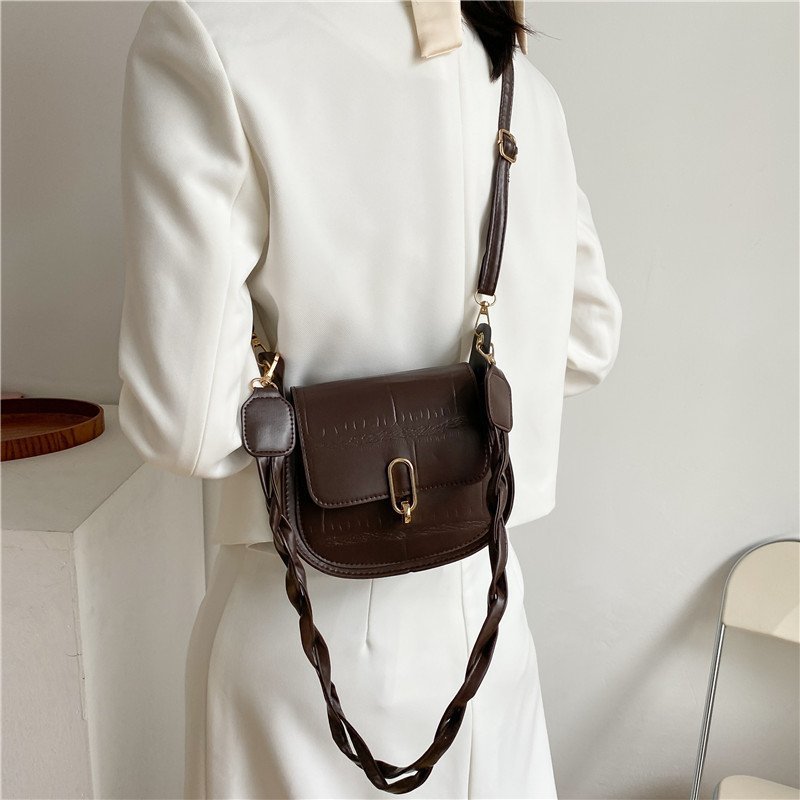 Small Bag Women's Bag 2021 Spring New Korean Fashion Shoulder Messenger Bag Simple Ins Saddle Bag