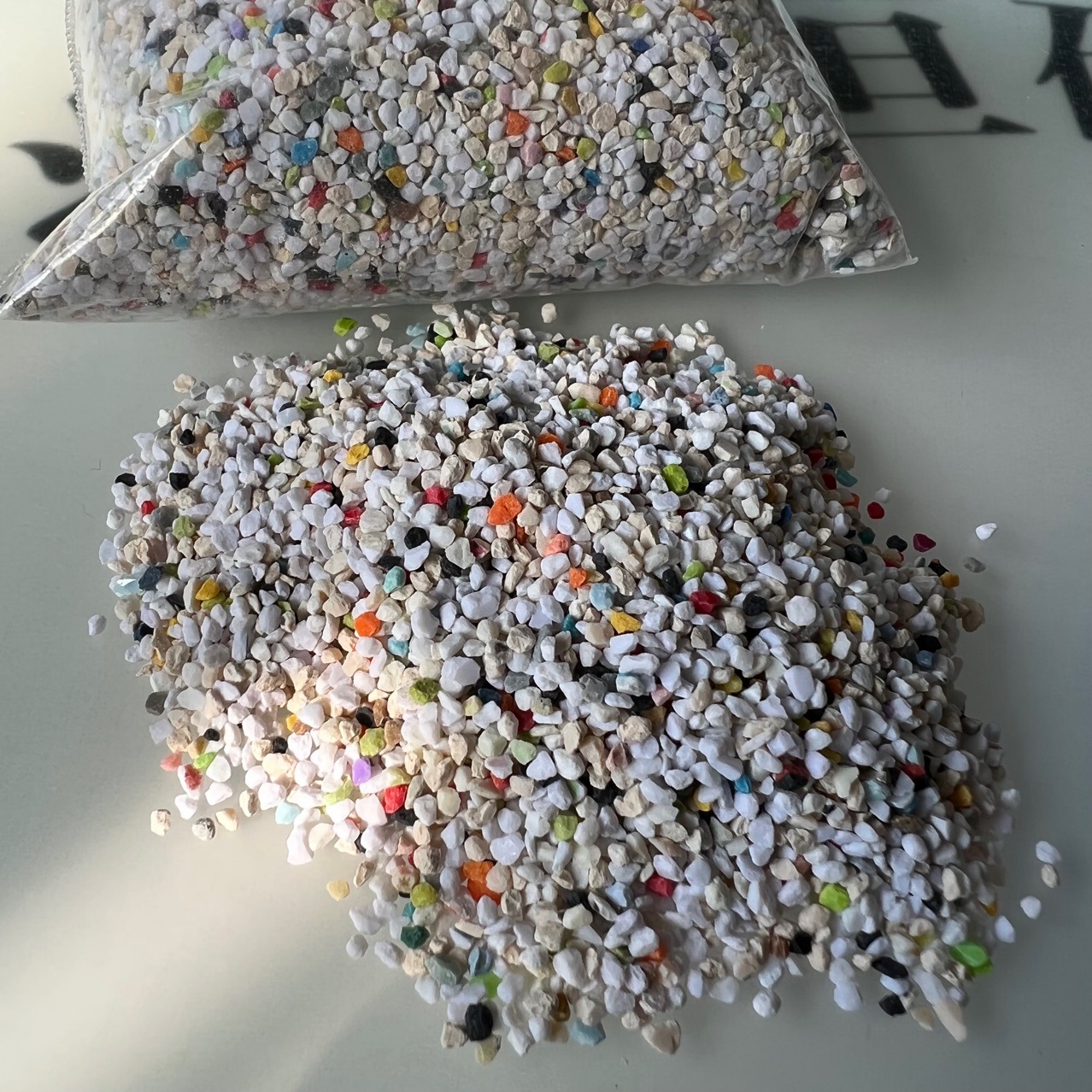 水性环氧树脂地坪树脂彩砂 树脂砂地面漆耐磨防滑 油漆树脂彩砂