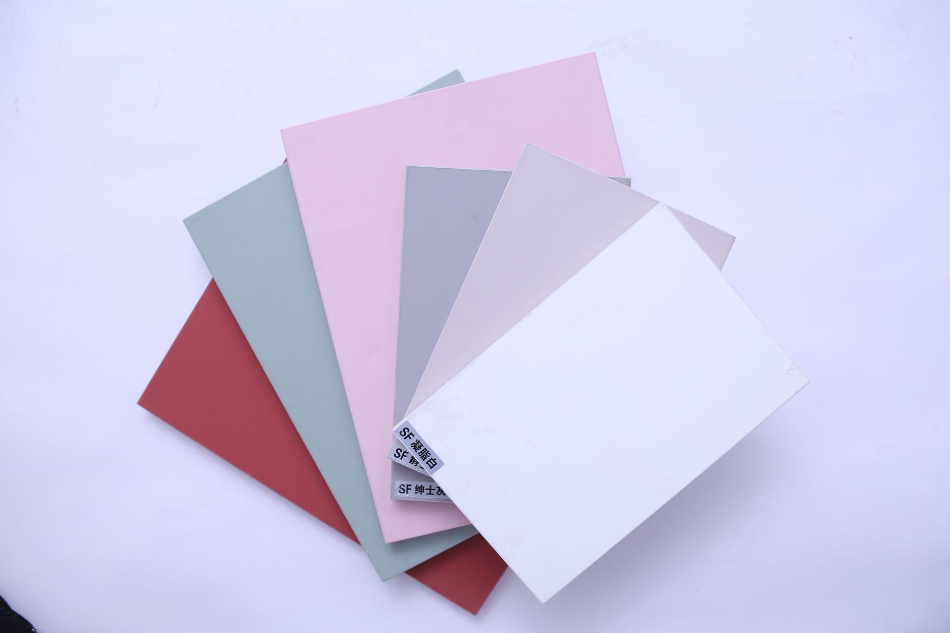 江苏山东贴面pet肤感高光板 装饰杨桉多层刨花pet高光板