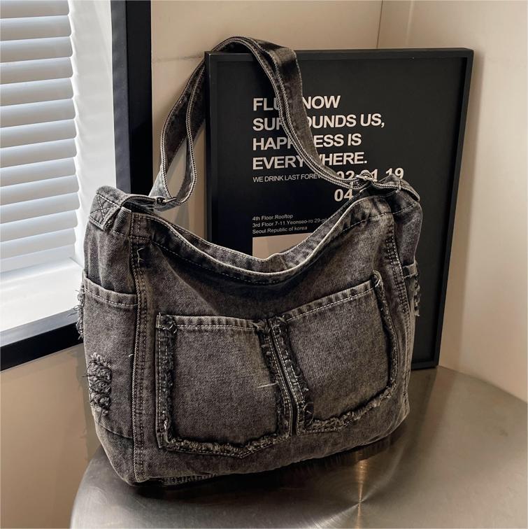 休闲牛仔布通勤包包女士2024新款时尚潮流单肩包简约大容量托特包