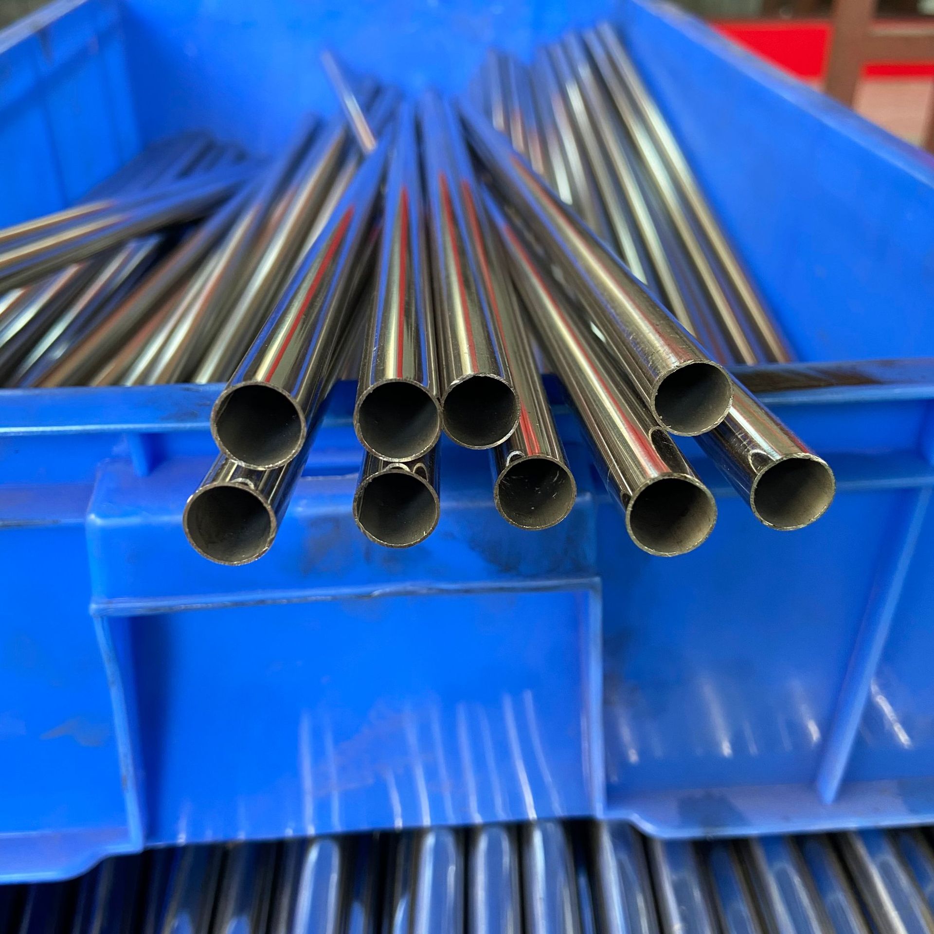 厂家供应304不锈钢圆管亮光不锈钢毛细管16mm毛巾架管切割无毛刺