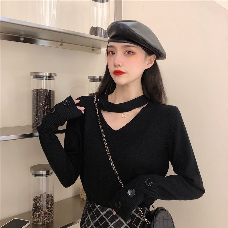 设计感小众针织衫黑色毛衣女洋气春季小心机性感v领挂脖针织上衣