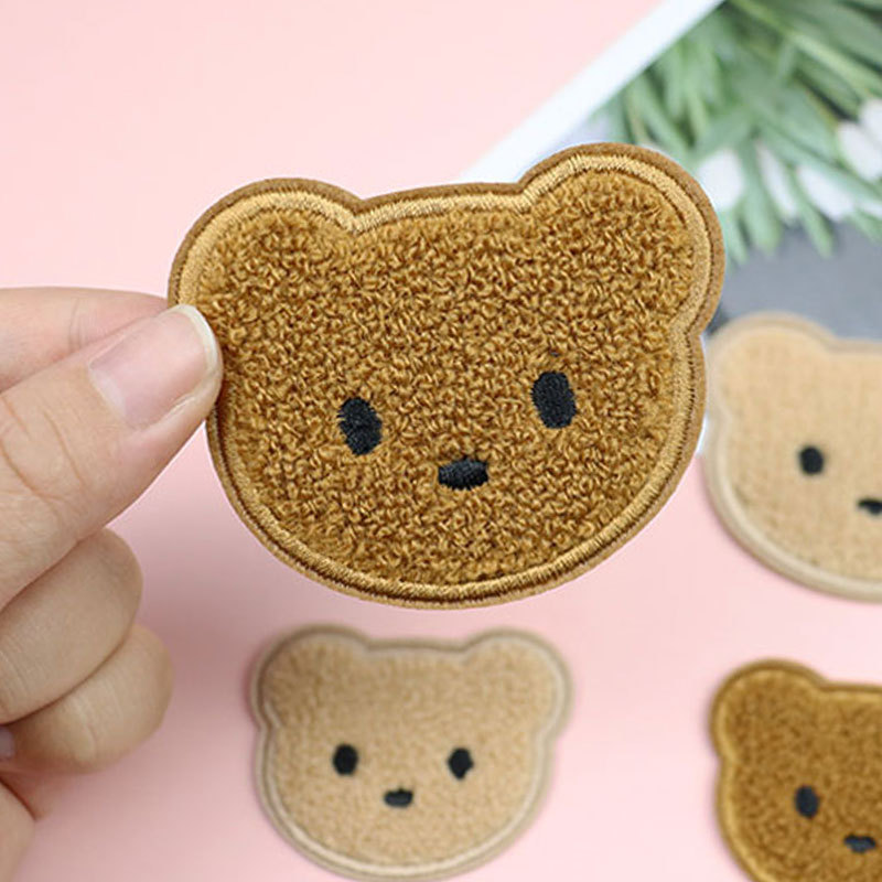 现货卡通可爱刺绣自粘贴泰迪小熊毛巾绣自粘贴衣服装饰包包补丁贴