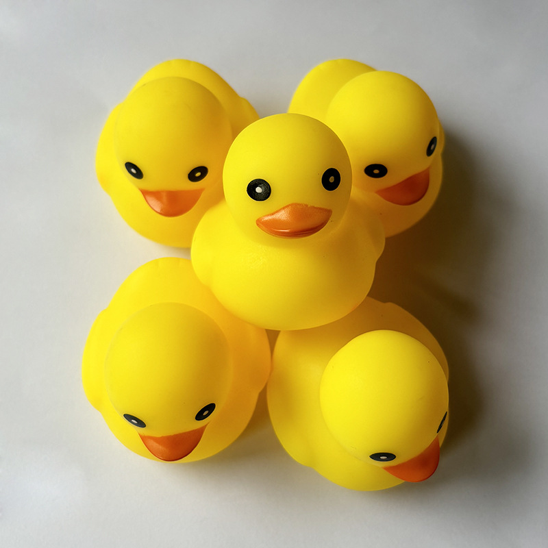 厂家批发奶茶店小黄鸭礼品儿童洗澡玩具宝宝戏水捏捏叫发声小鸭子