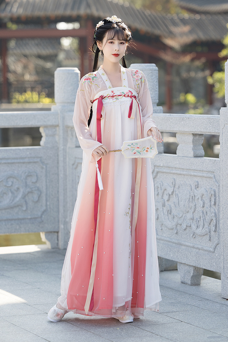 汉服女成人古装2021春夏新款复古对襟齐胸襦裙两件套渐变色中国风