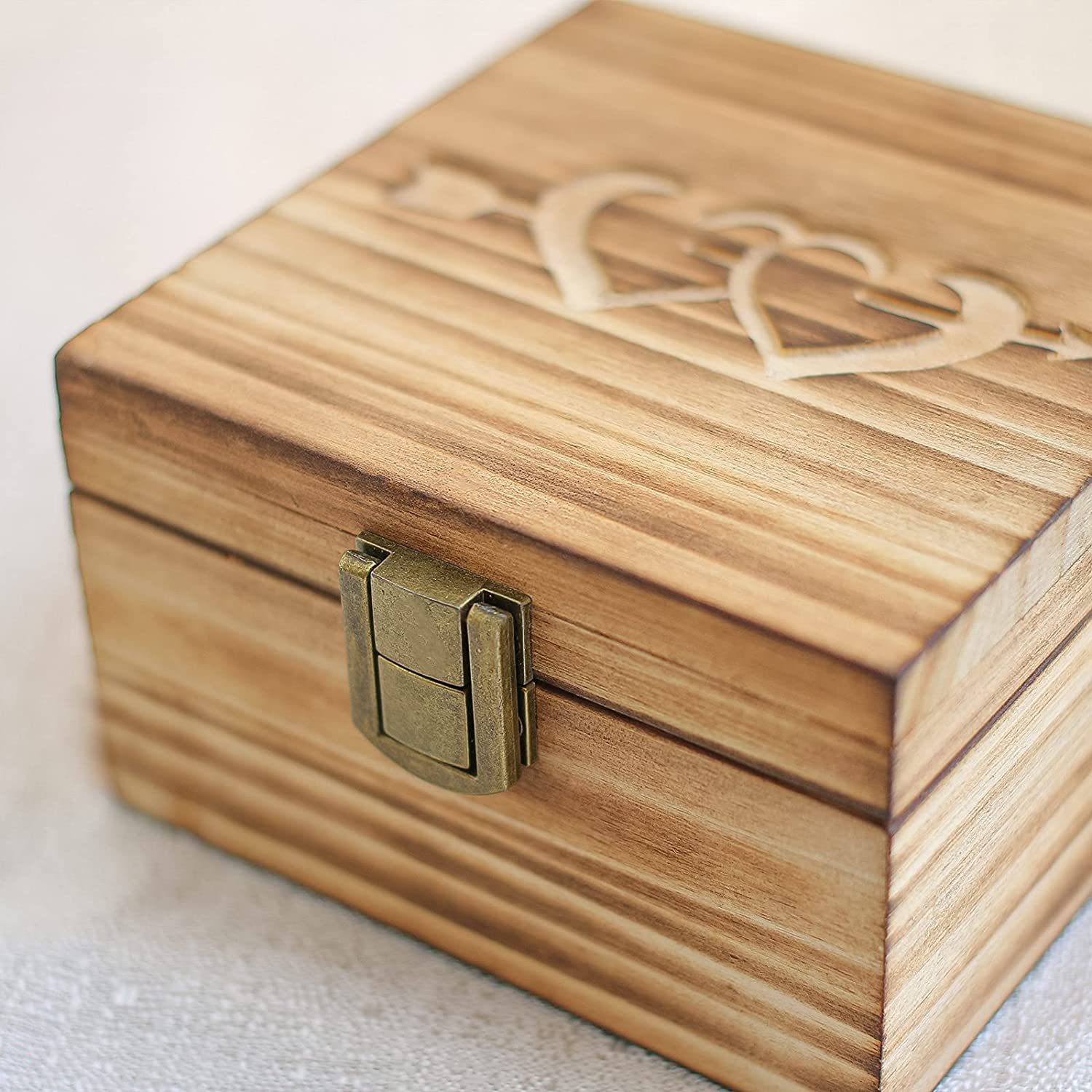 木质带锁扣的戒指盒珠宝对戒收纳盒戒指收纳盒穿心包装木盒