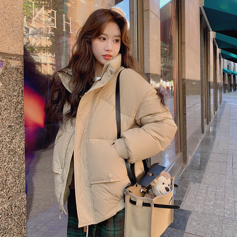 实拍减龄休闲卡其色宽松立领小个子百搭显瘦口袋拼接羽绒服外套女