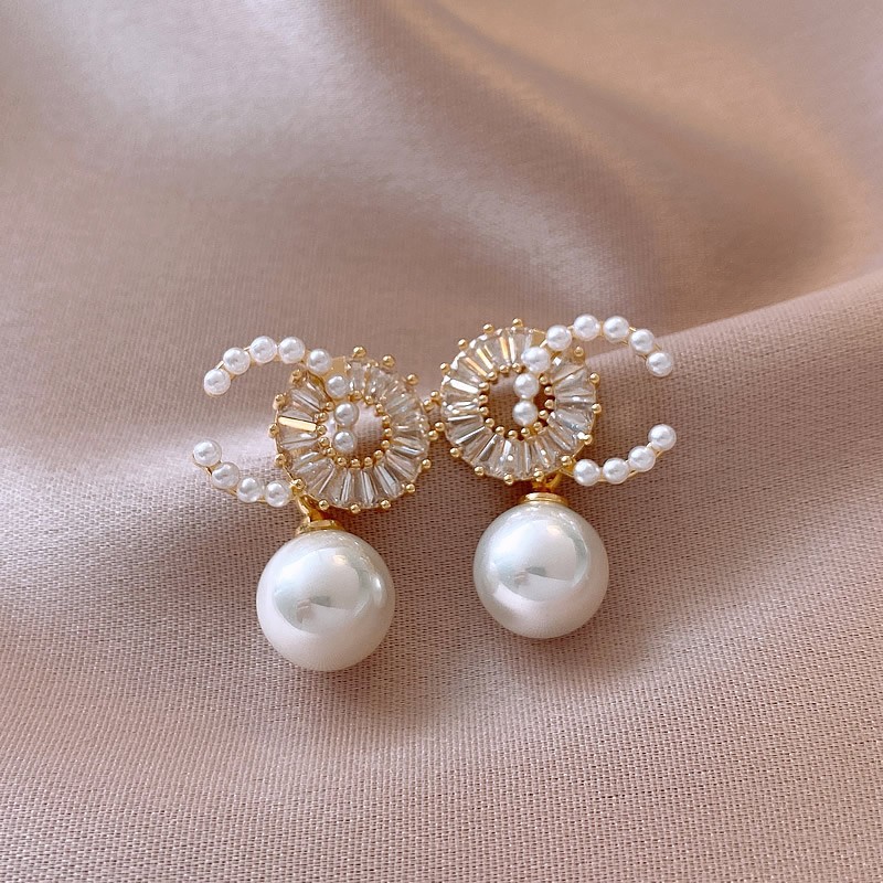 New 925 Silver Stud Earrings Light Luxury Double C Pearl Earrings Female Niche Design Earrings New Fashion Live Supply