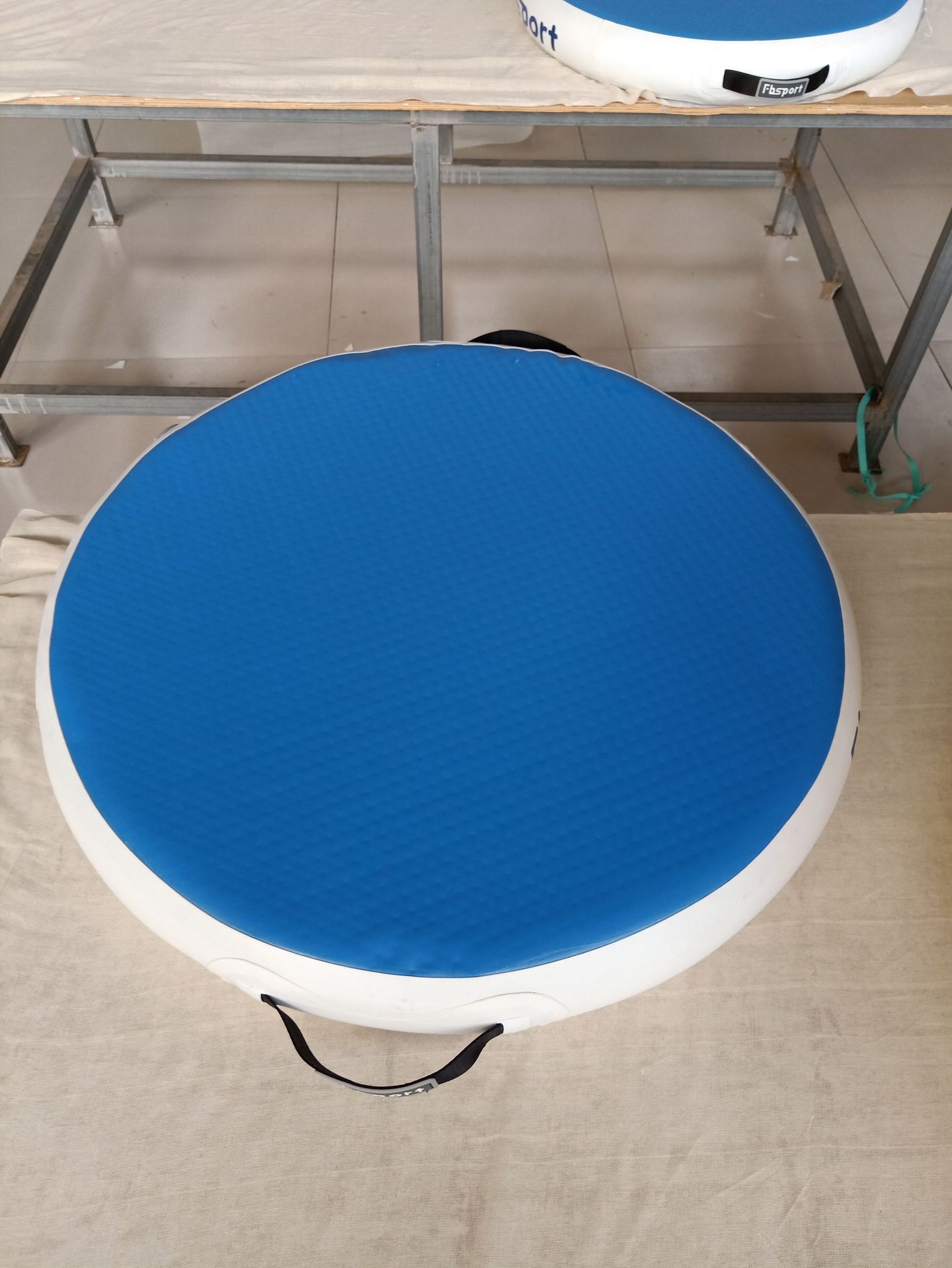 世佳出口拉丝体操垫 充气水上浮台 异形垫子eva垫空翻垫尺寸定制