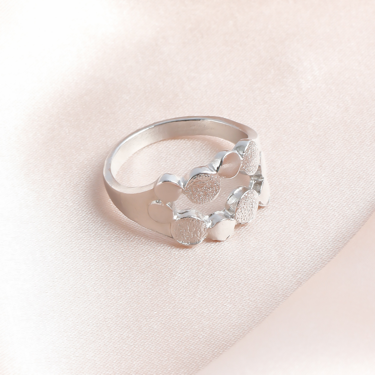 个性设计波鳞纹圆圈戒指女新款简约百搭冷淡风指环复古网红金属戒